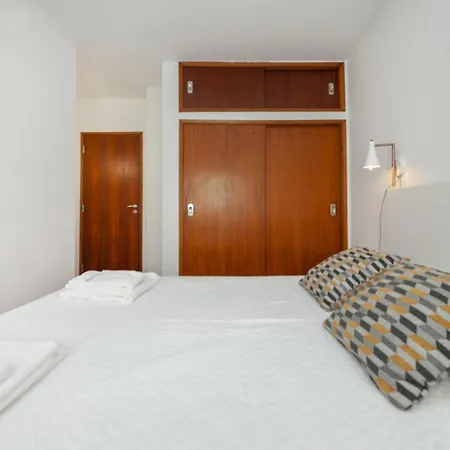 B14 - Heart Of Old Town Apartment *